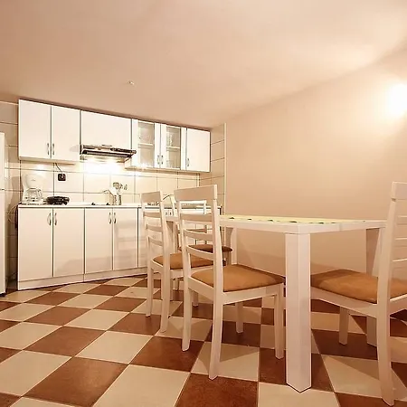 Danijel Apartment *