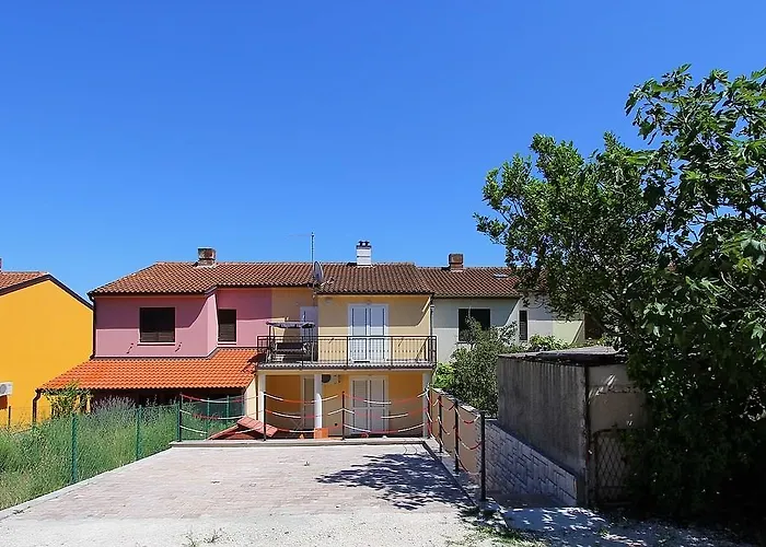 Danijel Apartman *