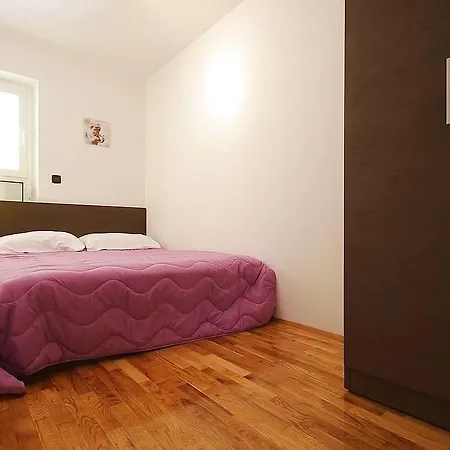 Danijel Apartment *